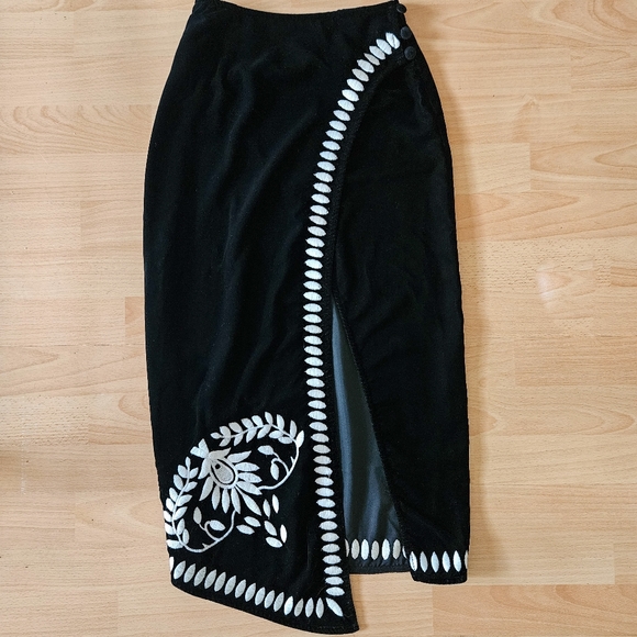 Dylanlex Wrap Skirt - Picture 7 of 10